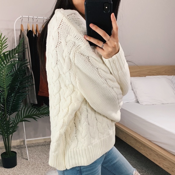 🆕 Ivory Chunky Knit Sweater - Picture 5 of 7